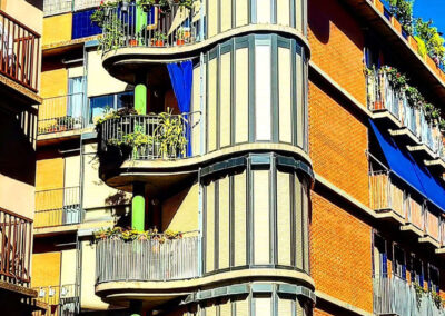 Edificio Moderno en la Calle Predicadores